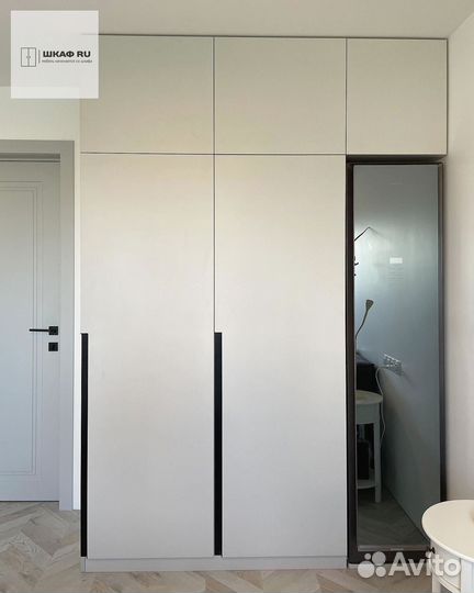 Шкаф распашной с фрезерованными фасадами