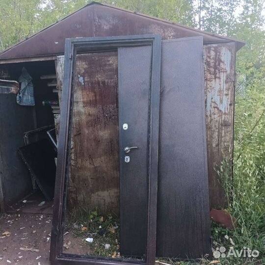 Металлическая дверь