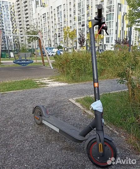 Электросамокат Xiaomi Mi Electric Scooter Pro 2