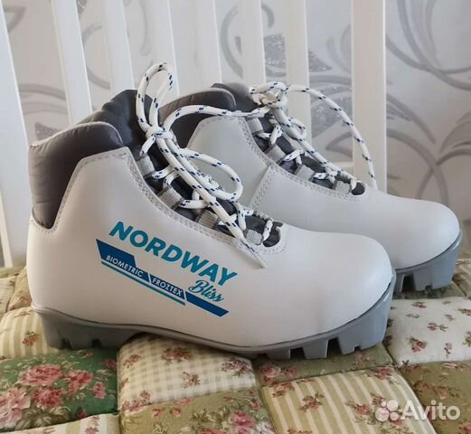 Лыжные ботинки детские размер 32