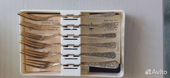 Десертные мельхиоровые вилки