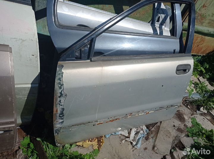 Дверь вольво с 40