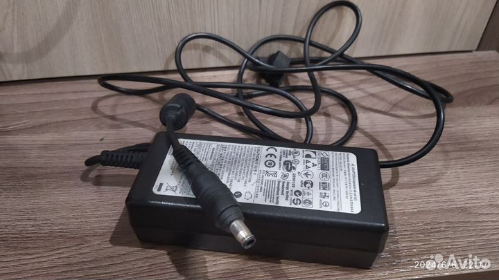 Блок питания ноутбука Samsung 19V 3.16A