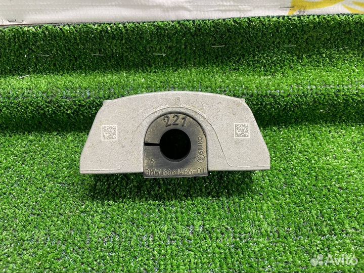 Удерживающая скоба заднего стабилизатора BMW 7