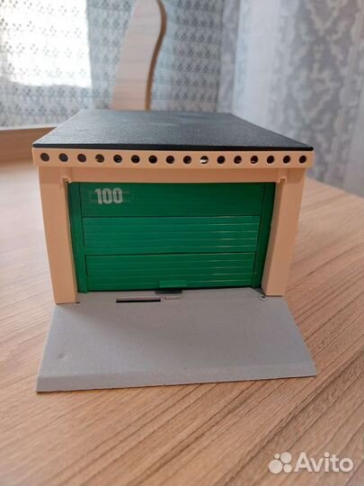 Гараж для машинок и машинки hot wheels