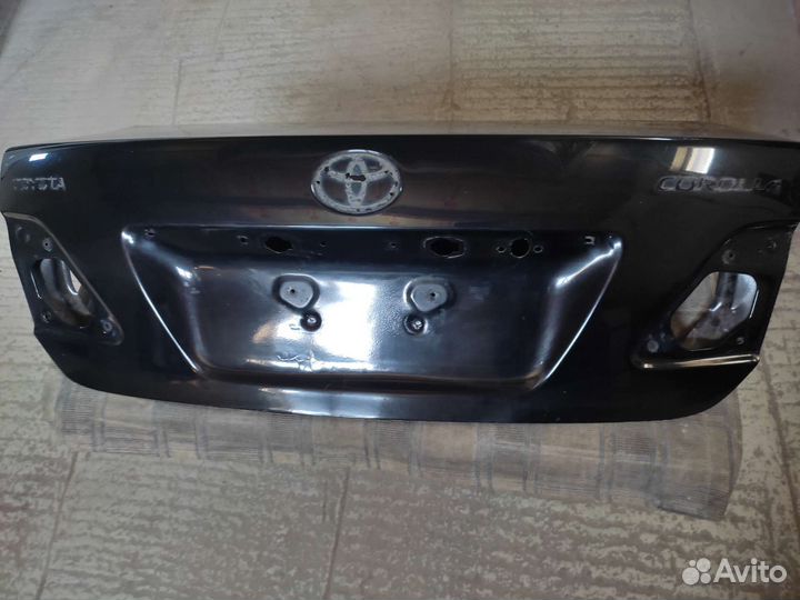 Крышка багажника Toyota Corolla 150