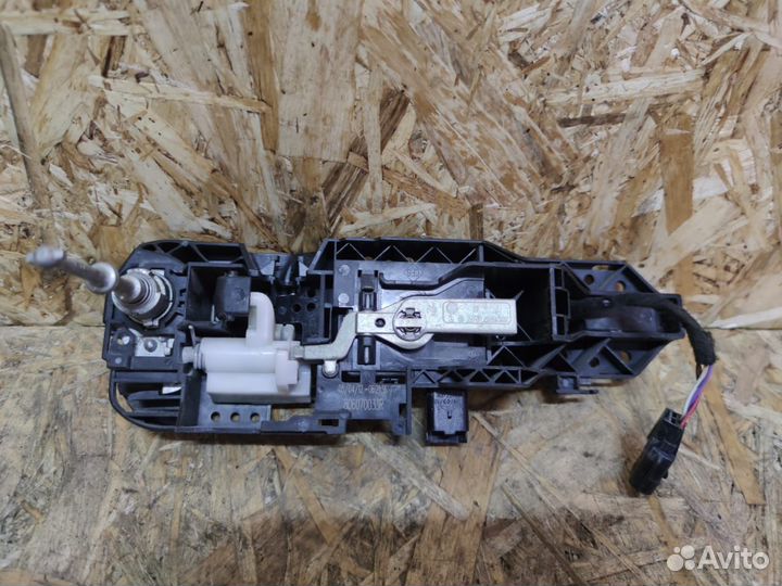 Ручка двери передней наружная лев. Renault Fluence