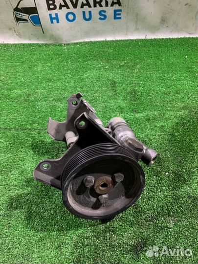 Насос гура Bmw 5 E60 M54B30 2004