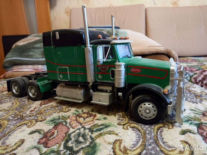 Модель тягача