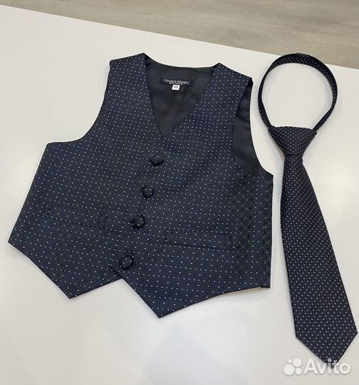 Жилетка для мальчика и галстук