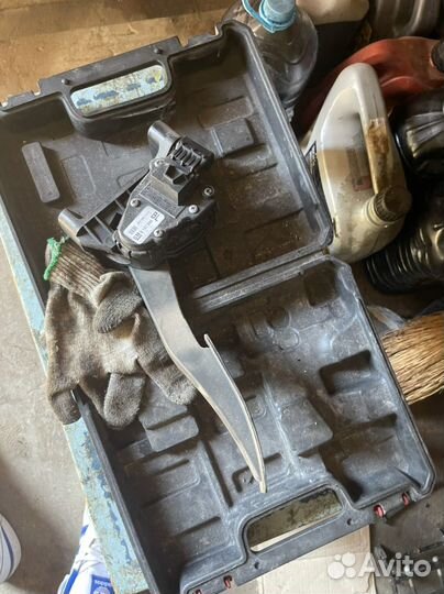 Opel astra h педаль газа 1.8