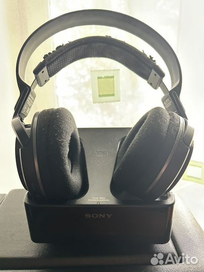 Беспроводные наушники sony