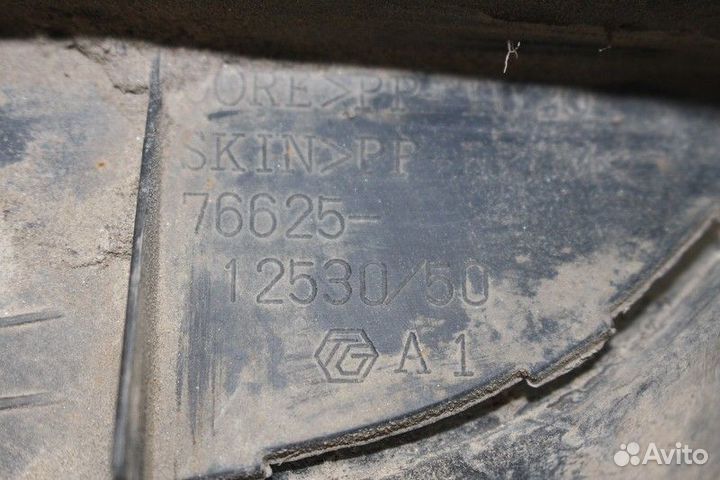 Брызговик задний правый Toyota Corolla X (2006—2013)