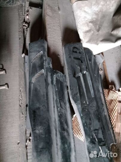 Накладки пластиковые на пороги GT 2шт