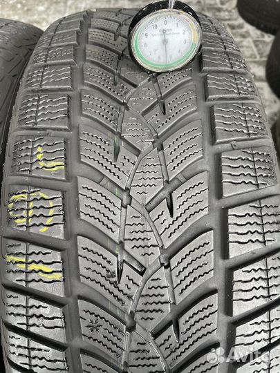 Goodyear UltraGrip Performance SUV Gen-1 215/60 R17