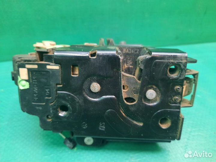 Замок двери левый Volkswagen Golf 4 купе AXP 1999