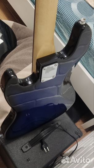 Продам бас гитару