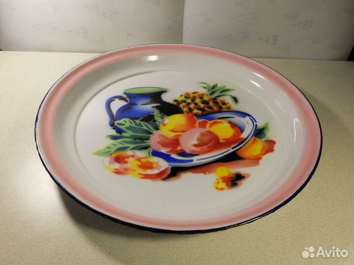 Эмалированное блюдо-поднос с рисунком. Китай