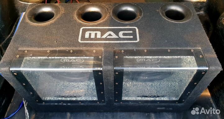 Сабвуфер и усилитель в автомобиль