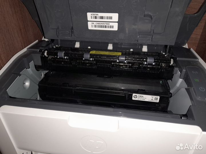 Лазерный принтер HP 107w прошит заправлен