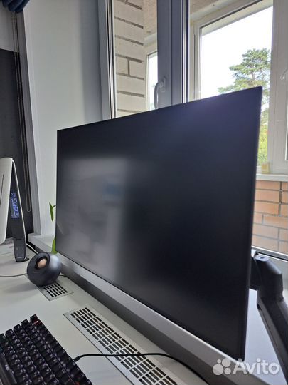 Монитор Philips 27
