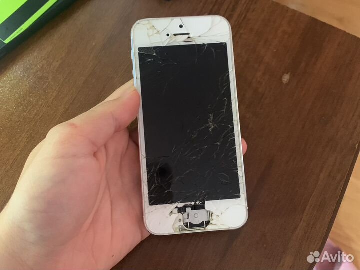 Телефон iPhone 5s