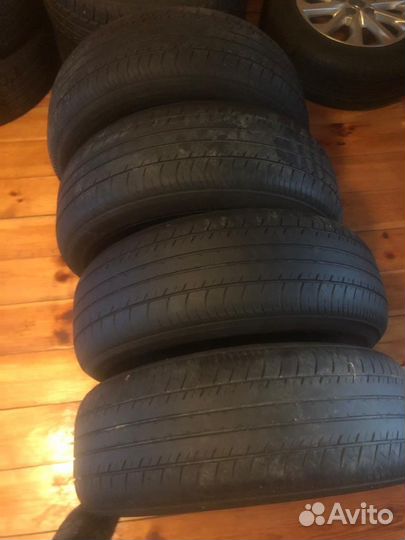 Yokohama Advan A052 215/60 R16