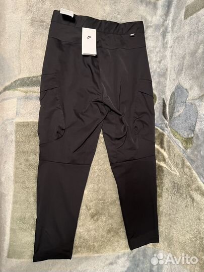 Штаны Nike Sportswear Tech Essentials S