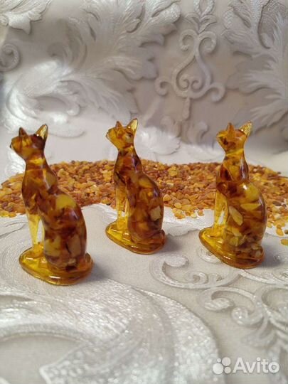 Янтарный кот сфинкс
