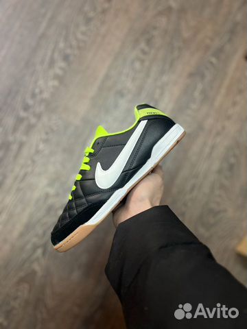 Футзалки Nike Tempo