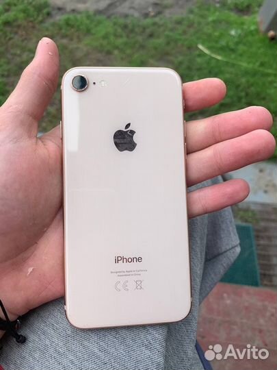Телефон iPhone 8 64 gb