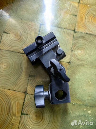 Головка для крепления вспышки