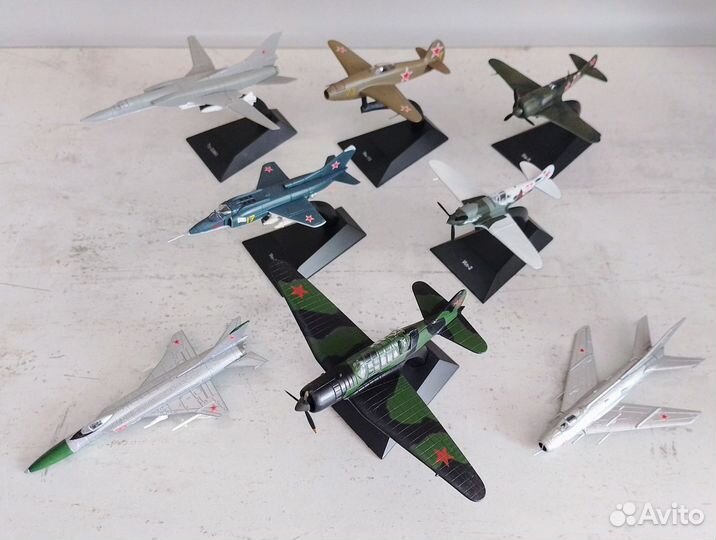 Модели самолётов 8шт