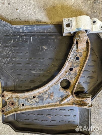 Рычаг подвески поперечный Фольксваген, Шкода, Ауди