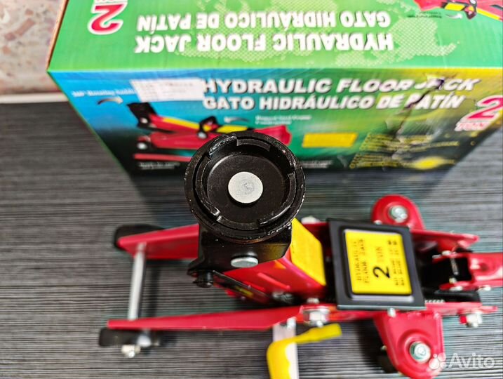 Домкрат подкатной гидравлический 2т новый