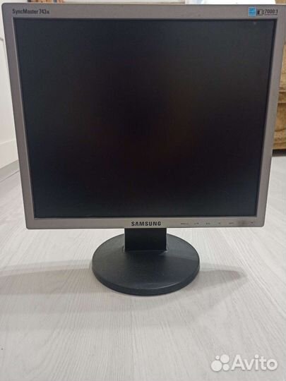 Монитор Samsung