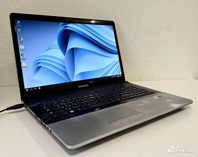 Samsung (i3 2.30GHz/16gb ddr3l/520MX 1gb/SSD+HDD)