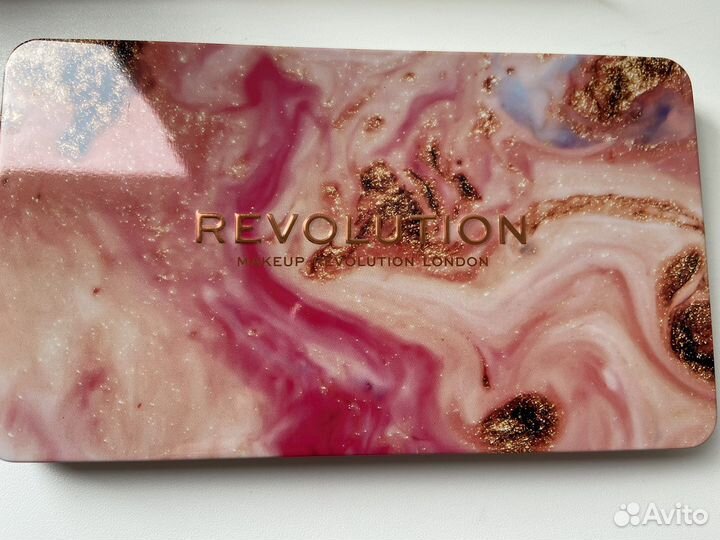 Палитра теней Revolution