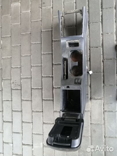 Подлокотник Митсубиси Лансер 10