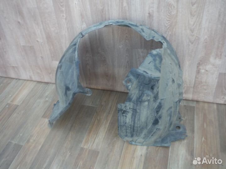 Подкрылок передний левый Nissan Juke 2012