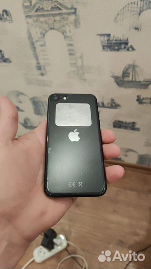 Телефон iPhone se 2020