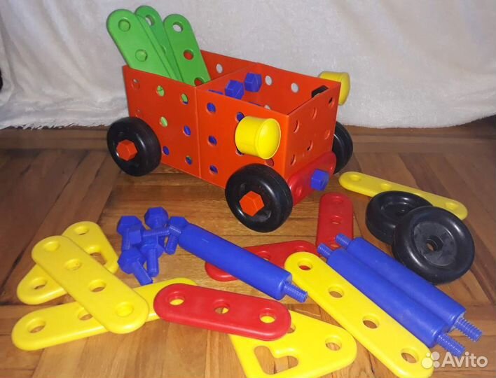 Машина-конструктор Б/У, отличное состояние