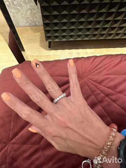 Обручальное кольцо с бриллиантами по кругу