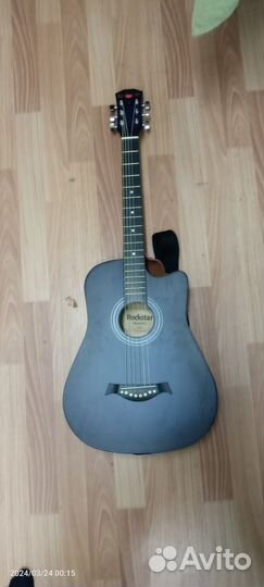 Акустическая гитара новая