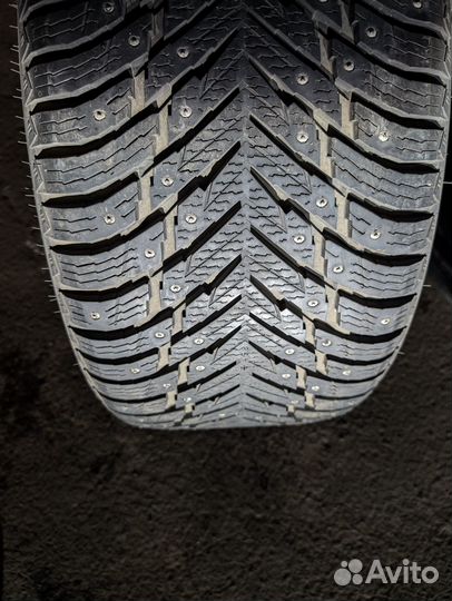 Nokian Tyres Hakkapeliitta 10p SUV 305/40 R20 112T