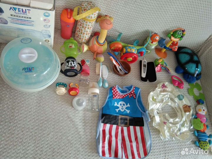 Стерилизатор, бутылки, игрушки пакетом