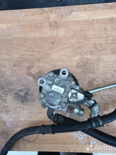 Насос гур Тойота Авенсис Toyota Avensis 2.4