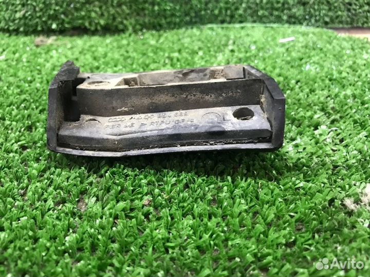 Накладка на крыло задняя левая Audi A8 Quattro D2