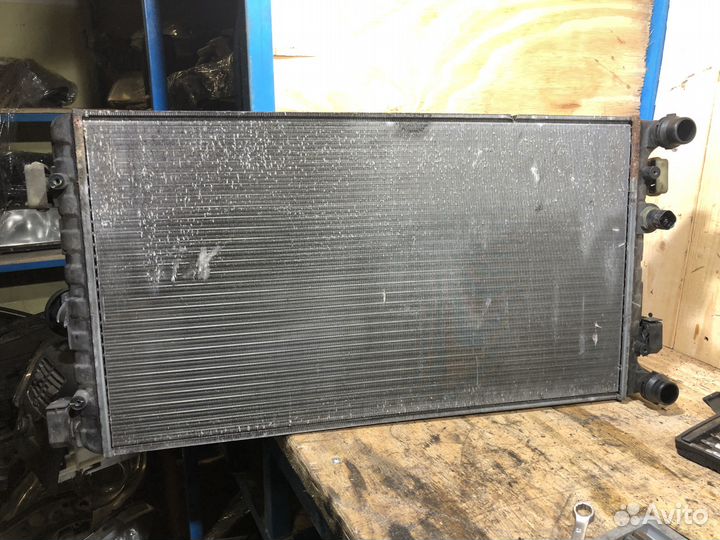 Радиатор основной Volkswagen New Beetle