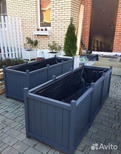 Высокая грядка из дерева. Уличное кашпо. Клумба